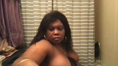 Snapshot of msjonemillion chatting on February 16, 2:53 am Chocolate Candy Stick online show from February 16, 2:53 am