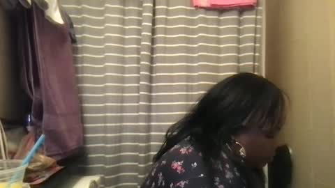 Snapshot of msjonemillion chatting on February 13, 3:39 am Chocolate Candy Stick online show from February 13, 3:39 am