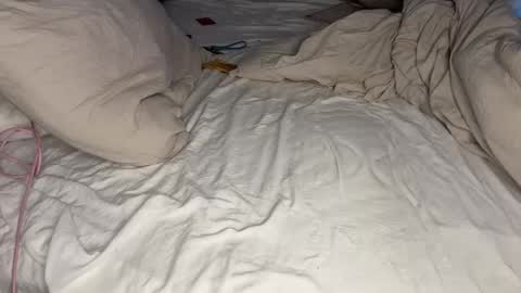 mskitty000 online show from December 3, 2:01 am