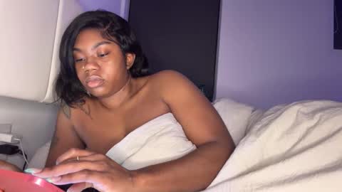 mskitty000 online show from February 11, 3:21 am