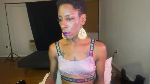 Snapshot of msmerlinmystique chatting on September 24, 2:29 am Merlin Mystique online show from September 24, 2:29 am