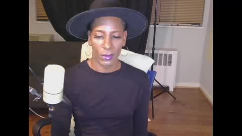 Snapshot of msmerlinmystique chatting on October 18, 7:01 am Merlin Mystique online show from October 18, 7:01 am