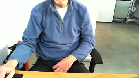 mucfag online show from April 3, 8:43 am