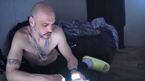 Muffdiver online show from February 12, 7:23 am