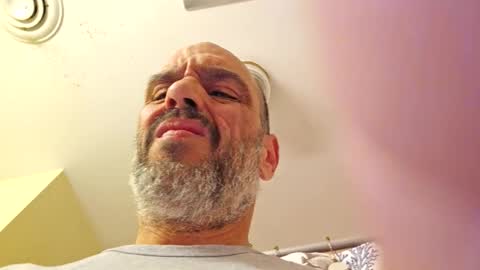 Muffdiver online show from March 27, 10:27 am