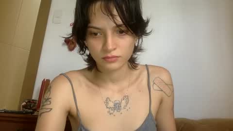 Snapshot of munchi_ chatting on December 5, 3:23 pm   online show from December 5, 3:23 pm