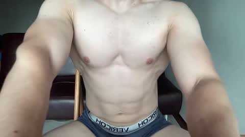 Snapshot of muscledoctor24 chatting on October 12, 9:35 am muscledoctor24 online show from October 12, 9:35 am