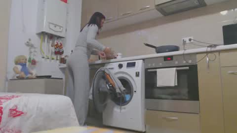 Snapshot of musclesqueen chatting on January 14, 4:39 pm MusclesQueen online show from January 14, 4:39 pm