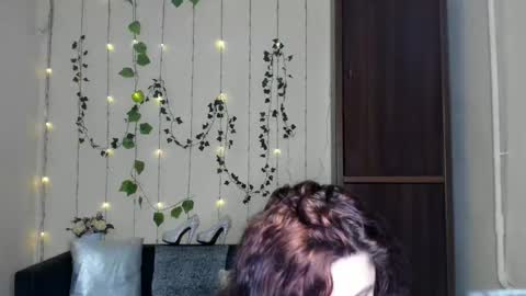 Jeneva online show from May 7, 5:30 pm