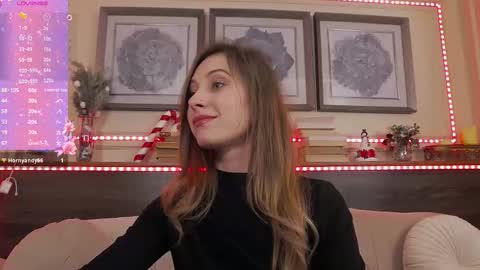 Luna  online show from November 28, 9:00 pm