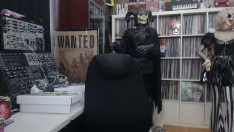 Muziknerd online show from April 30, 10:03 pm