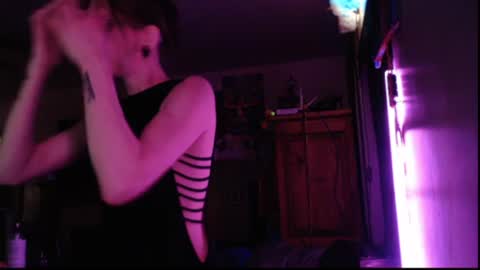 ghost mantis online show from December 4, 2:55 am