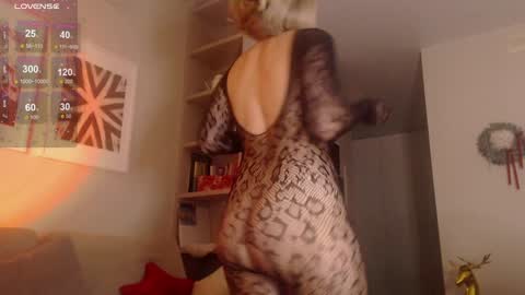 Snapshot of my_hannah chatting on January 12, 4:50 pm Hannah  welcome  online show from January 12, 4:50 pm