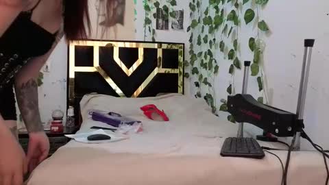 miagosling  NTMU  Dont forget follow me  online show from December 3, 8:42 pm