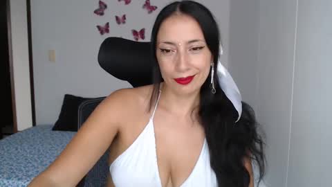 Snapshot of myc_sw_couple chatting on February 6, 10:53 pm mary and charlie online show from February 6, 10:53 pm