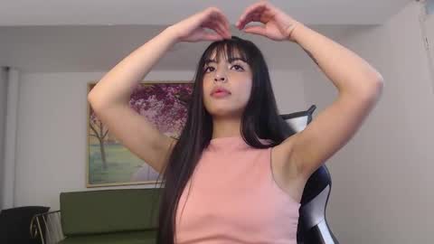 Snapshot of mylu_11 chatting on September 23, 10:27 pm Milu 3 online show from September 23, 10:27 pm