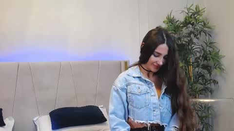 Miryam online show from October 9, 10:43 am