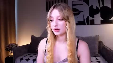 mysmila online show from June 28, 1:29 pm