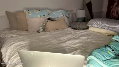 mysteriousmadam_ online show from August 7, 3:43 pm