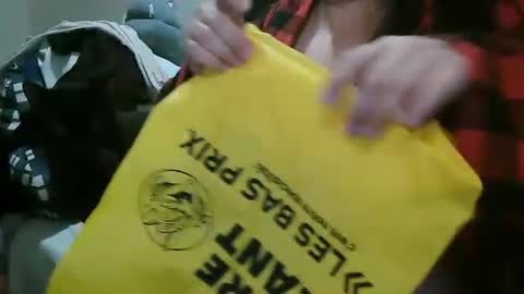 Snapshot of mysteriouswoman18 chatting on October 20, 2:33 pm mysteriouswoman18 online show from October 20, 2:33 pm