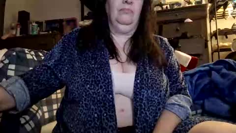 mysteriouswoman18 online show from December 1, 12:41 am