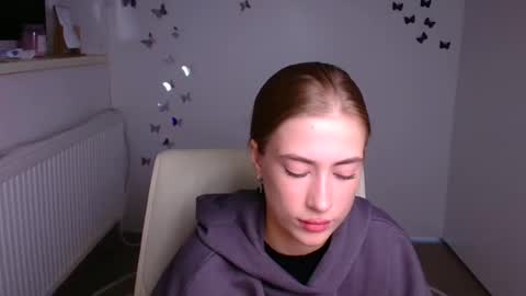 Emelie online show from October 24, 11:11 am
