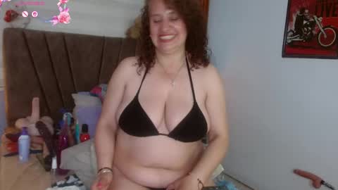 nadia_84 online show from May 22, 12:34 pm