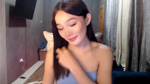 nadiestar online show from March 7, 10:35 am