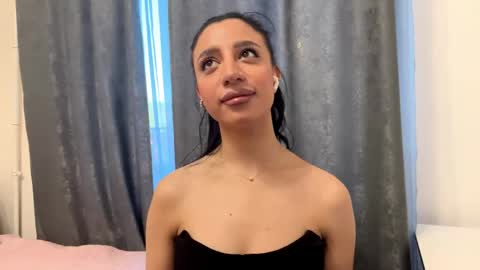 Leya online show from May 25, 1:39 pm