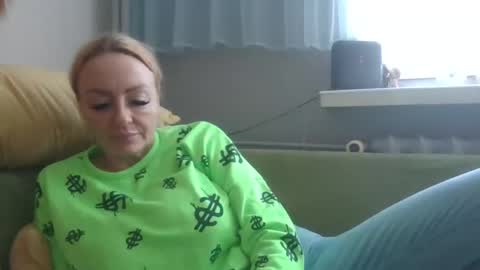 nadinnnea online show from January 17, 12:58 pm