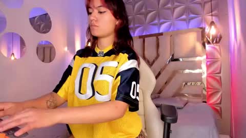  Valeria  online show from February 17, 5:14 am