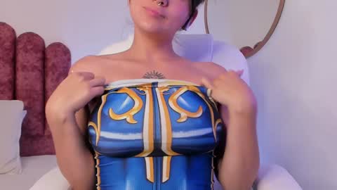 Nahia INDEPENDENT MODEL P online show from January 30, 7:15 pm