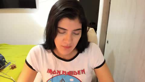 independent model online show from October 25, 12:11 am