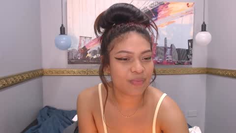 Nahomy online show from December 19, 11:57 pm