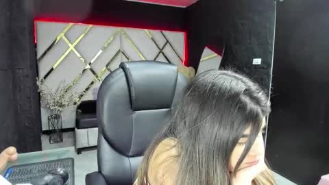 NahomiConnorr online show from March 27, 8:26 am