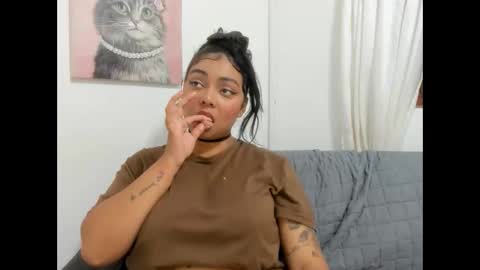 Nahomy online show from November 13, 1:41 am