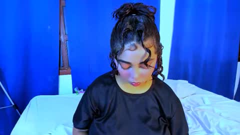 Nahomy online show from October 31, 9:10 am