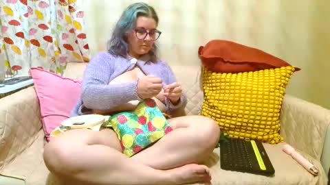 Lizzy online show from December 2, 6:22 am