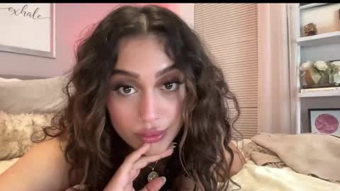 Nalani online show from December 21, 1:34 am