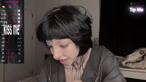 Nana online show from December 24, 2:33 pm