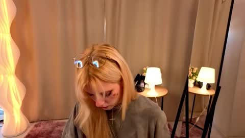 nannetteterrill online show from February 4, 6:50 am