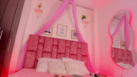 Nao online show from March 11, 8:45 pm