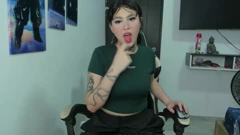 naomi_berckley online show from October 1, 3:05 am