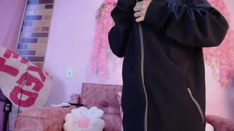 naomi_femme online show from June 9, 11:43 am