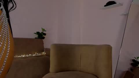 Heidy  online show from March 1, 6:39 am