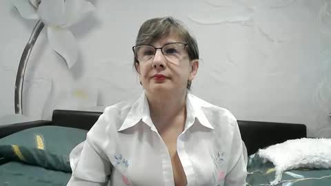 naomimolligan online show from April 9, 11:49 am