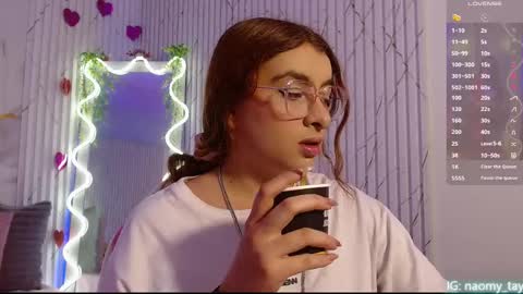 Naomy  online show from February 20, 3:39 am