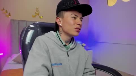 Nascary Fox online show from March 26, 5:18 pm