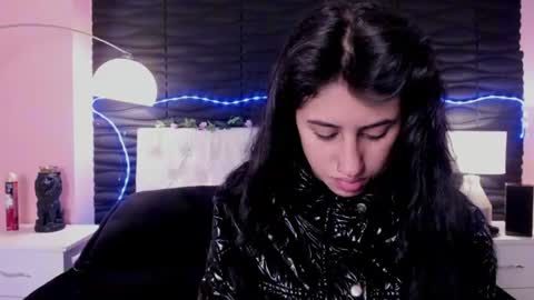 Maira online show from July 3, 9:30 pm
