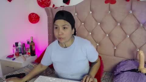 nat_evans8 online show from February 26, 2:04 am